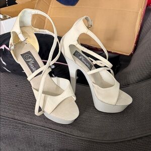 Pleaser Women's White Strappy Platform Sandals